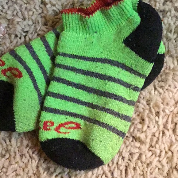 Boy 5-6 ASIC sports socks 5 x Pairs - Picture 2 of 6